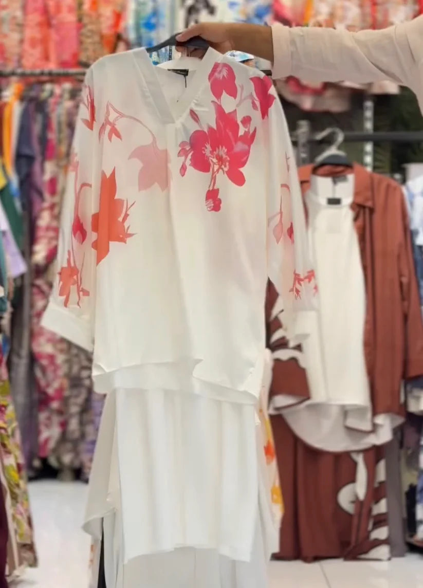 Women floral printed kurta set, summer lawn outfit for women, loose fit long shirt with matching trousers, casual eastern wear, stylish two piece dress, trendy daily wear outfit 02